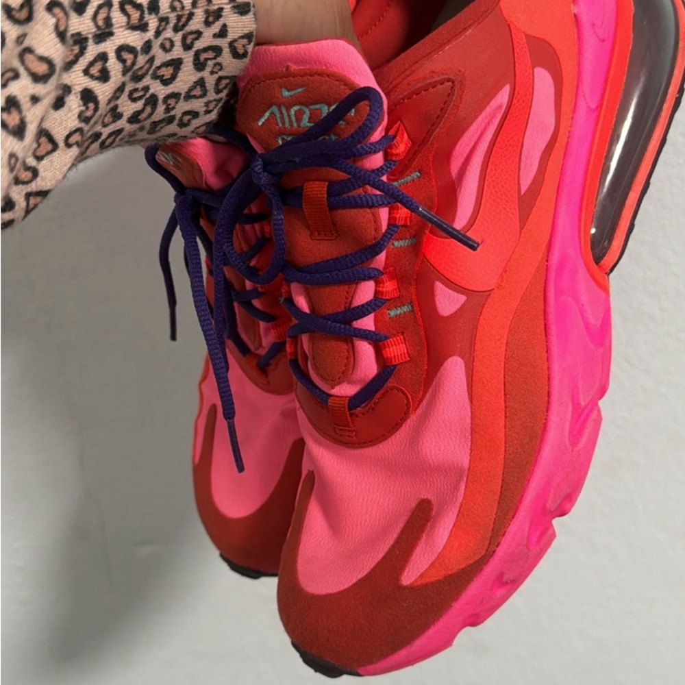 Nike Women's Pink and Red Athletic Sneakers